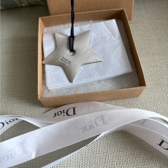 NWOT Dior Pendant Accessories/Hang Tag comes with ribbon, box, tissue wrap - Picture 2 of 5
